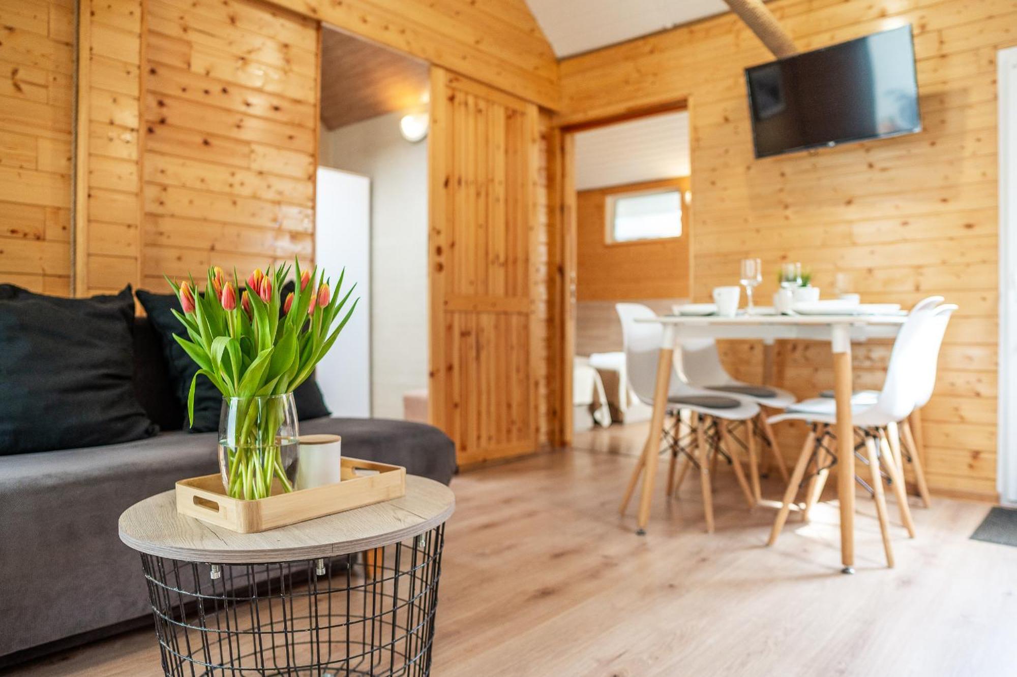 Max Apartamenty - Pokoje - Domki - Restauracja - Basen เมียลโน ภายนอก รูปภาพ