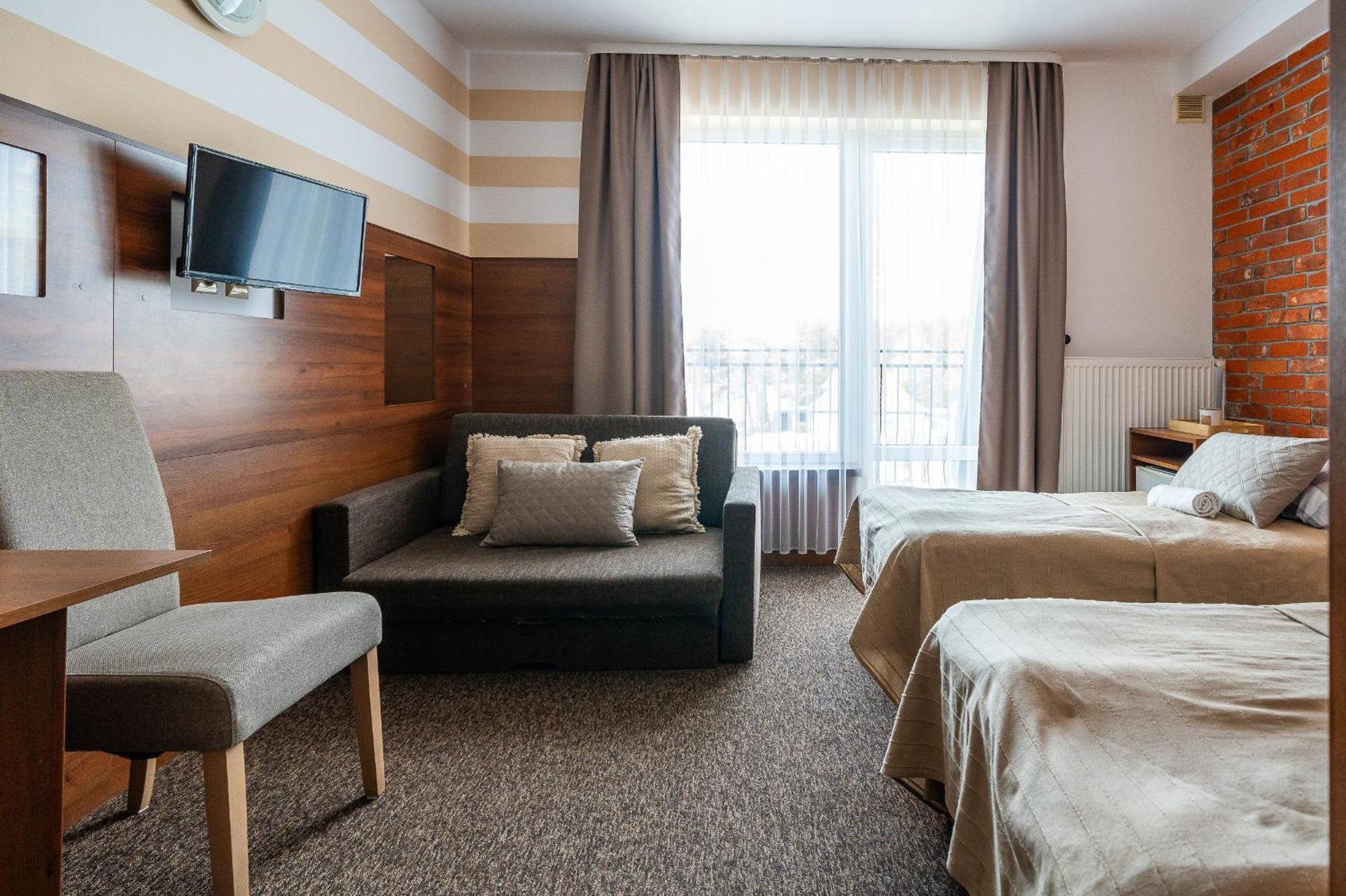 Max Apartamenty - Pokoje - Domki - Restauracja - Basen เมียลโน ภายนอก รูปภาพ