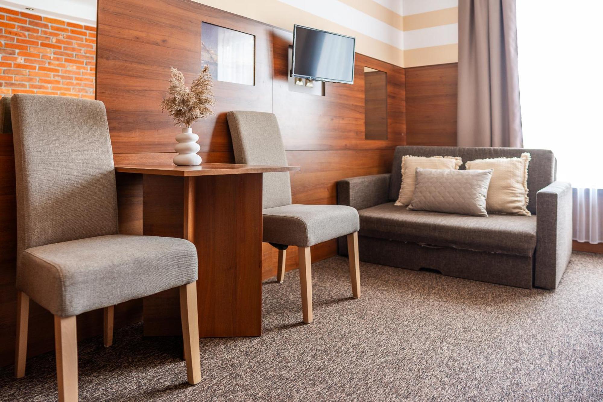 Max Apartamenty - Pokoje - Domki - Restauracja - Basen เมียลโน ภายนอก รูปภาพ